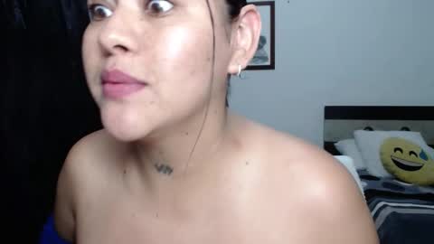 Snapshot of venus_menoza chatting on February 26, 1:32 pm venus_menoza online show from February 26, 1:32 pm