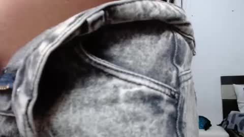 Snapshot of venus_menoza chatting on March 4, 1:50 pm venus_menoza online show from March 4, 1:50 pm