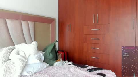 Ali aka venus p online show from December 4, 7:45 pm