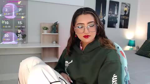 Snapshot of venus_steffen chatting on October 2, 12:45 pm Mia online show from October 2, 12:45 pm