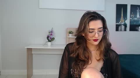 Snapshot of venus_steffen chatting on October 28, 1:14 pm Mia online show from October 28, 1:14 pm