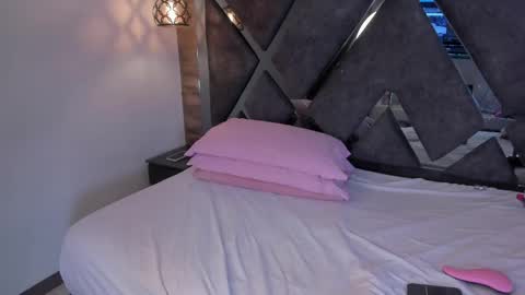 Venus online show from April 15, 12:34 pm