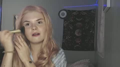 Miss Venus online show from November 19, 2:50 pm