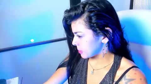 Snapshot of venuscoleman_ chatting on January 31, 9:02 pm Venus online show from January 31, 9:02 pm