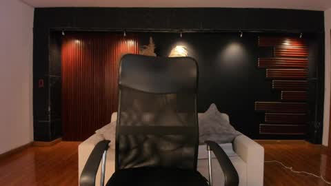 Venus Cooper Everyday From 1400 to 2200 Col Time online show from April 7, 7:14 pm