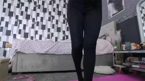 venusinylons online show from February 15, 11:12 pm