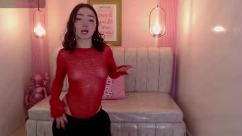 venuss online show from March 18, 1:47 pm