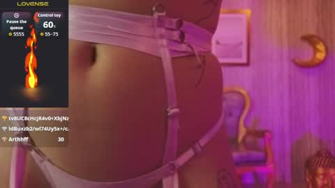 venuss online show from April 11, 7:45 am