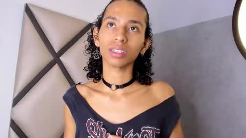 Snapshot of venuss_03 chatting on October 24, 3:47 am venuss_03 online show from October 24, 3:47 am