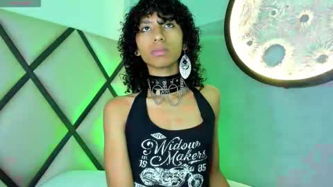 Snapshot of venuss_03 chatting on November 14, 3:27 am venuss_03 online show from November 14, 3:27 am