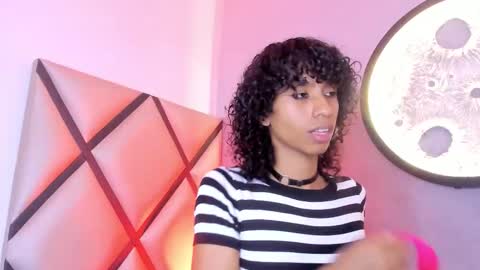 Snapshot of venuss_03 chatting on November 19, 3:28 am venuss_03 online show from November 19, 3:28 am