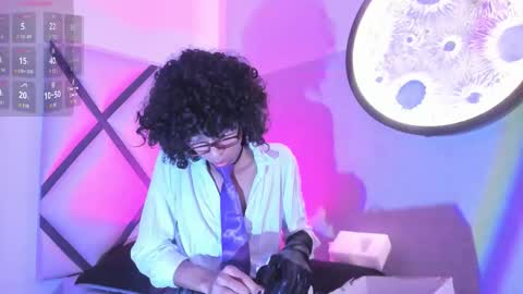 Snapshot of venuss_03 chatting on December 20, 3:02 am venuss_03 online show from December 20, 3:02 am