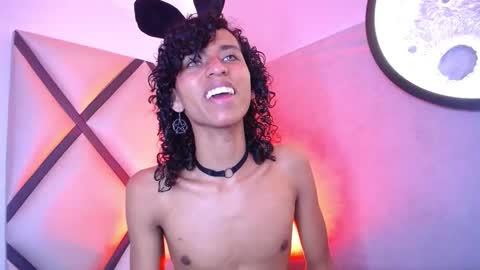 Snapshot of venuss_03 chatting on December 23, 3:37 am venuss_03 online show from December 23, 3:37 am