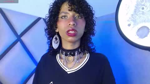 Snapshot of venuss_03 chatting on January 13, 3:23 am venuss_03 online show from January 13, 3:23 am