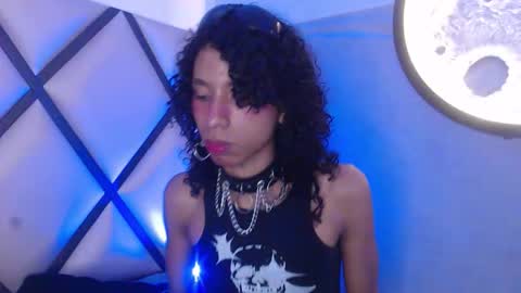 Snapshot of venuss_03 chatting on February 17, 3:36 am venuss_03 online show from February 17, 3:36 am