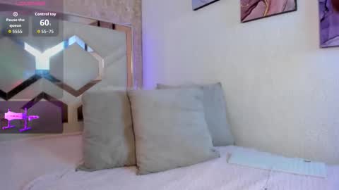  Venuss  online show from December 1, 6:40 am