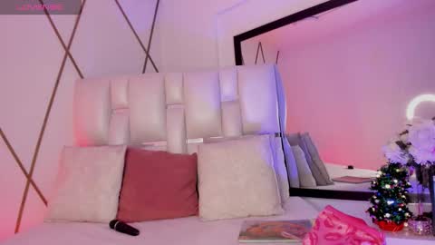 VENUS online show from December 20, 11:50 am