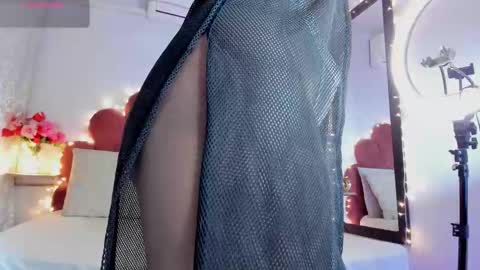 VENUS online show from February 24, 11:30 am