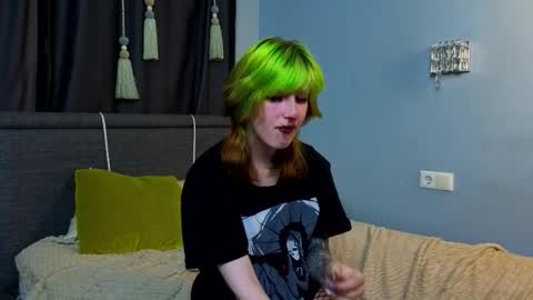 Erica online show from October 15, 8:53 pm