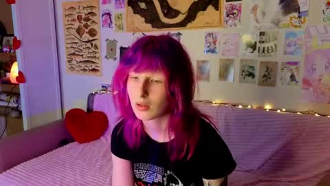 Erica online show from April 27, 8:18 pm