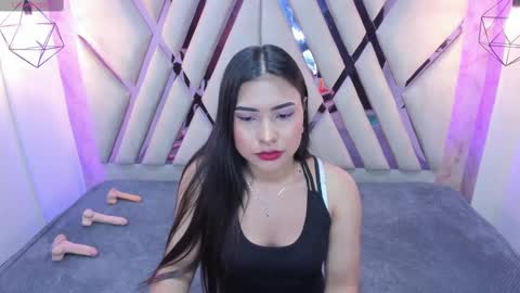 Domelipa  online show from December 10, 6:49 pm