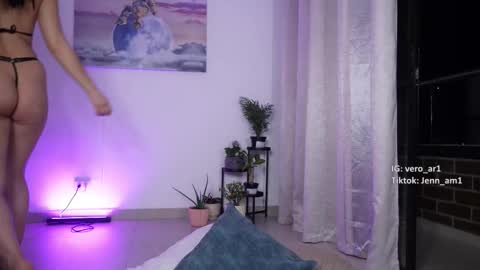 vero_cam online show from November 14, 1:37 am