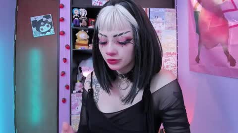     online show from March 26, 11:32 pm