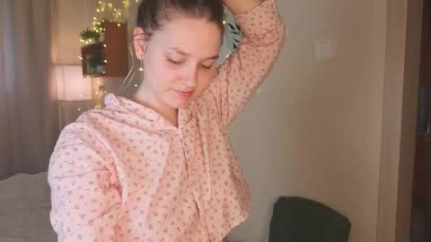 Snapshot of verocat chatting on October 9, 6:33 am Veronica online show from October 9, 6:33 am