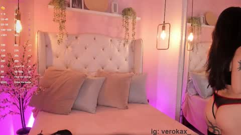 Snapshot of verokax chatting on October 24, 12:12 pm Vero online show from October 24, 12:12 pm