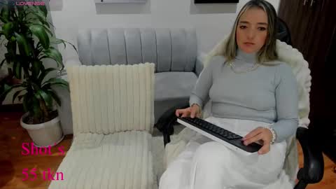 Catalina online show from September 14, 3:27 am