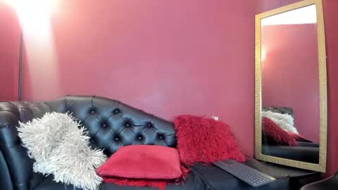 Snapshot of veroni_k4 chatting on December 25, 4:11 pm Vero online show from December 25, 4:11 pm