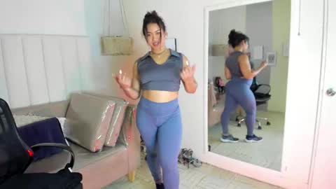 Snapshot of veronica_b07 chatting on May 11, 3:51 pm Veronica3 online show from May 11, 3:51 pm