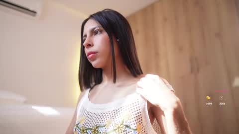 Veronica online show from January 7, 2:19 pm