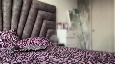 Snapshot of veronicadussan chatting on March 14, 11:21 pm Miss Veronica dussan Tw Veronicasm IG Ashveronica online show from March 14, 11:21 pm