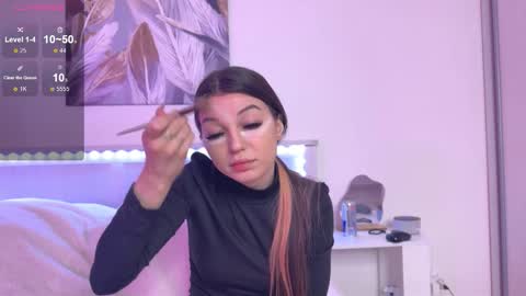 Snapshot of veronicaleal_ chatting on September 26, 9:35 am Vivi online show from September 26, 9:35 am