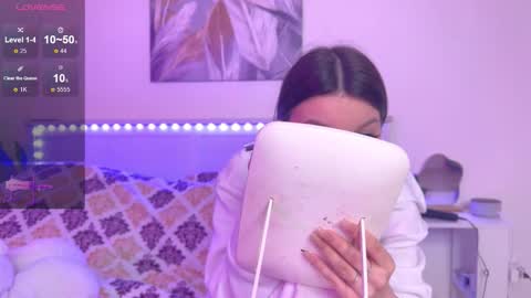 Snapshot of veronicaleal_ chatting on September 30, 7:57 am Vivi online show from September 30, 7:57 am