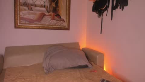 veronicasmith_os online show from June 24, 9:14 pm