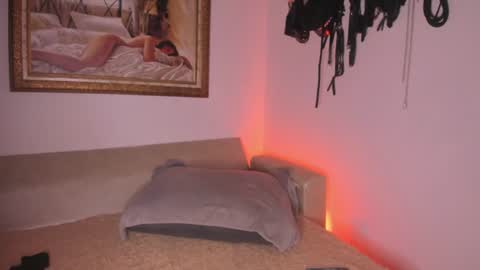 veronicasmith_os online show from June 27, 7:52 pm