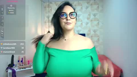 Snapshot of veroniicabbw chatting on February 25, 3:38 pm veroniicabbw online show from February 25, 3:38 pm