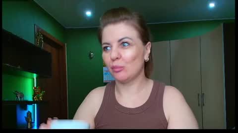 Snapshot of veronikawgold chatting on July 7, 3:20 am VeronikawGold online show from July 7, 3:20 am