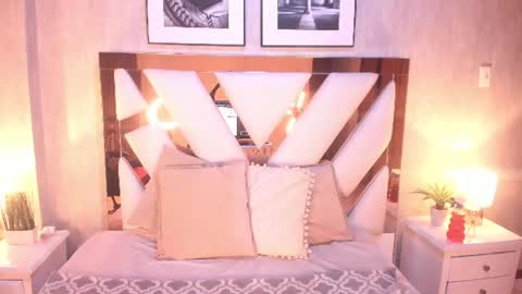 Snapshot of veronnica_fox chatting on June 25, 3:27 pm Veronica online show from June 25, 3:27 pm
