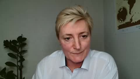 Snapshot of verony_ chatting on March 8, 3:24 pm verony_ online show from March 8, 3:24 pm