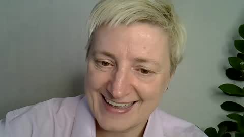 Snapshot of verony_ chatting on October 28, 11:58 am verony_ online show from October 28, 11:58 am