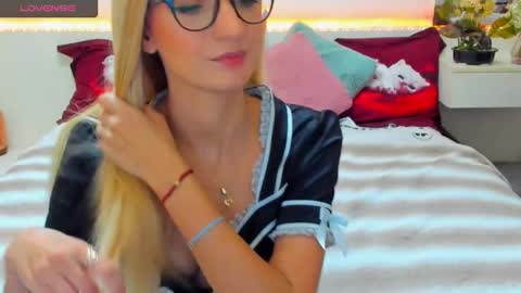 Snapshot of verrasweet4u chatting on September 15, 11:27 pm VerraSweet4u online show from September 15, 11:27 pm