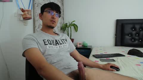 versatileguuy online show from October 25, 2:52 am