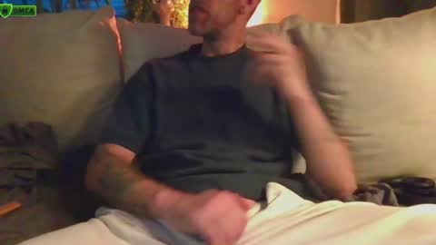 Snapshot of versatilexswede chatting on July 1, 1:07 am John online show from July 1, 1:07 am