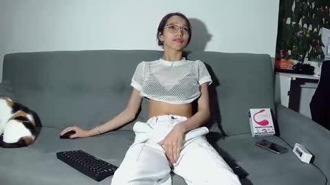 very_hard2 online show from October 28, 11:07 pm