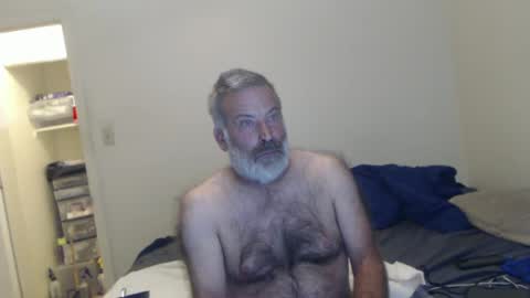 Snapshot of veryveryhairmanindenver chatting on December 8, 1:13 am hairy man online show from December 8, 1:13 am
