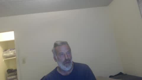 Snapshot of veryveryhairmanindenver chatting on December 22, 1:12 am hairy man online show from December 22, 1:12 am