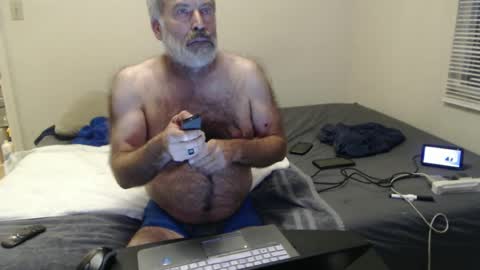 Snapshot of veryveryhairmanindenver chatting on December 29, 1:02 am hairy man online show from December 29, 1:02 am